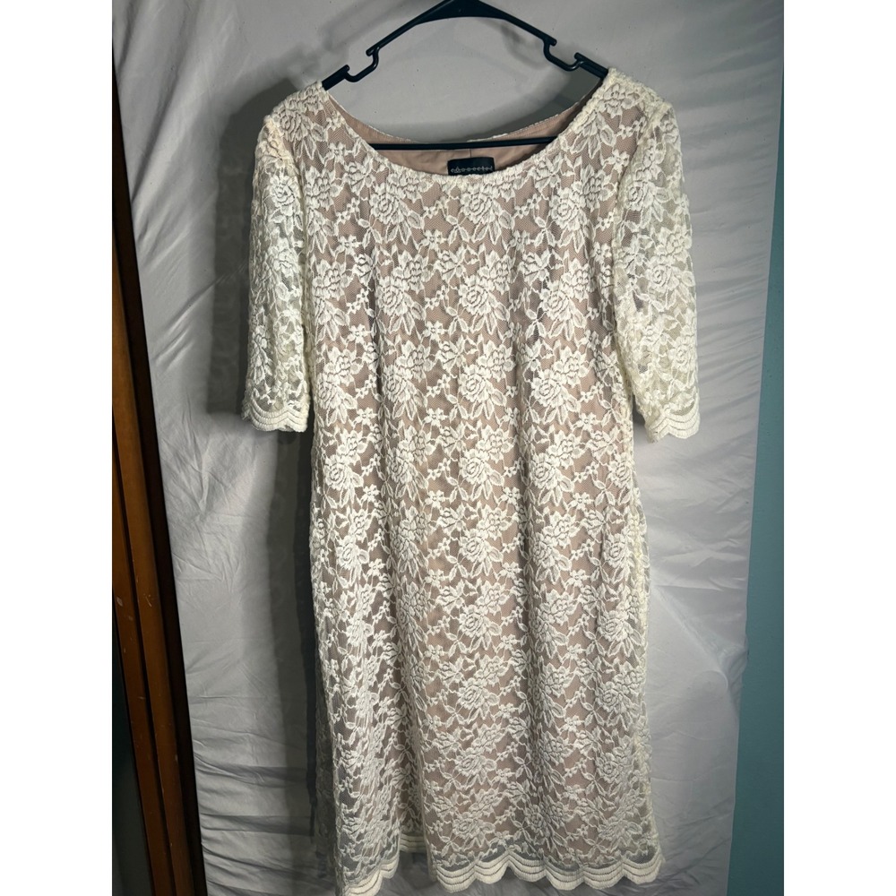 Connected Apparel Ivory Floral Lace Sheath Dress Tan Lining Size 12 1403